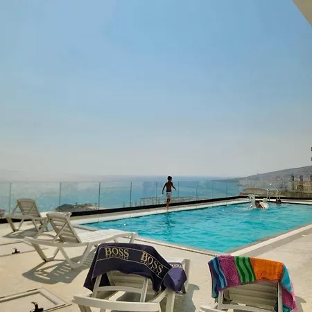 Sunny Coast - Panoramic View & Pool شقة